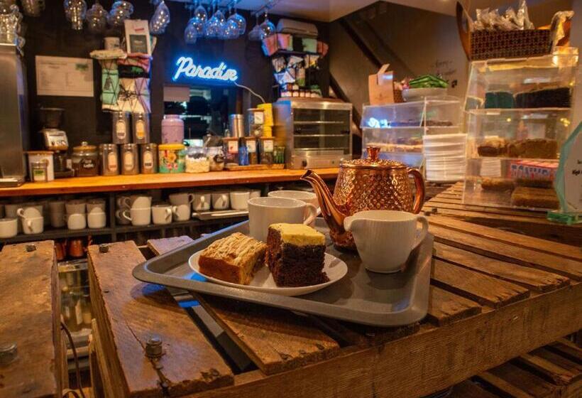 غرفة قياسية, High Paradise Farm