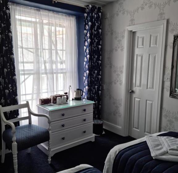 キングサイズベッドのスタンダードルーム, St Vincent Guest House