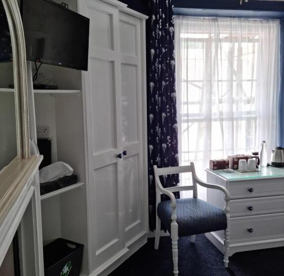 キングサイズベッドのスタンダードルーム, St Vincent Guest House