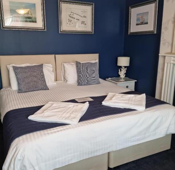 キングサイズベッドのスタンダードルーム, St Vincent Guest House