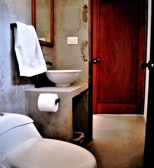 스탠다드 룸, Catre De Mi Corazón