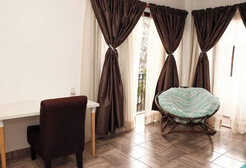 스탠다드 룸, Catre De Mi Corazón