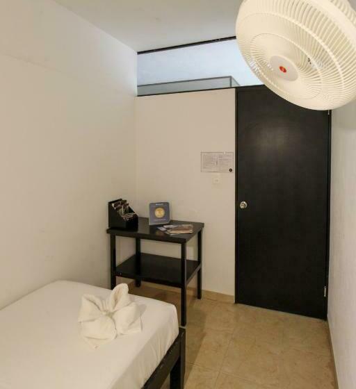 חדר סטנדרד יחיד חדר אמבטיה משותף, Hostal Gayser