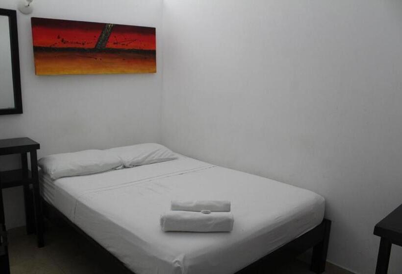 Номер Стандарт Совместная Ванная, Hostal Gayser
