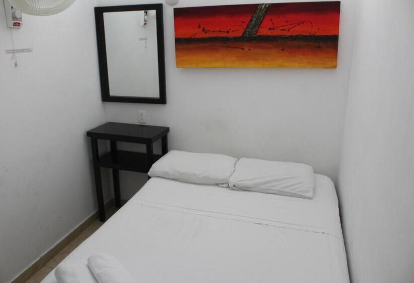 חדר סטנדרט חדר אמבטיה משותף, Hostal Gayser