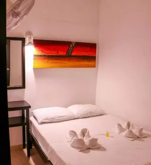 اتاق استاندارد با سرویس بهداشتی مشترک, Hostal Gayser
