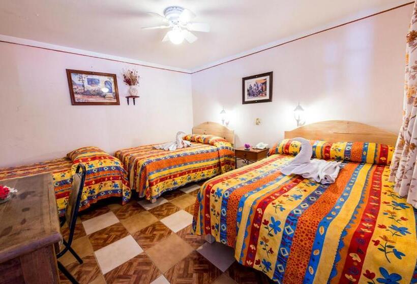 اتاق استاندارد سه نفره, Arisa