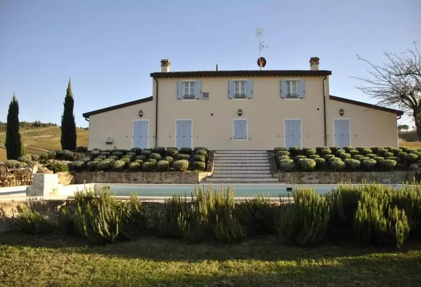 سوییت جونیور با چشم‌انداز استخر, Borgo Conde Wine Resort