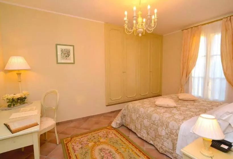 سوییت جونیور با چشم‌انداز استخر, Borgo Conde Wine Resort