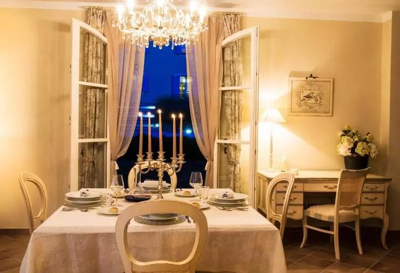 سوییت با چشم‌انداز استخر, Borgo Conde Wine Resort