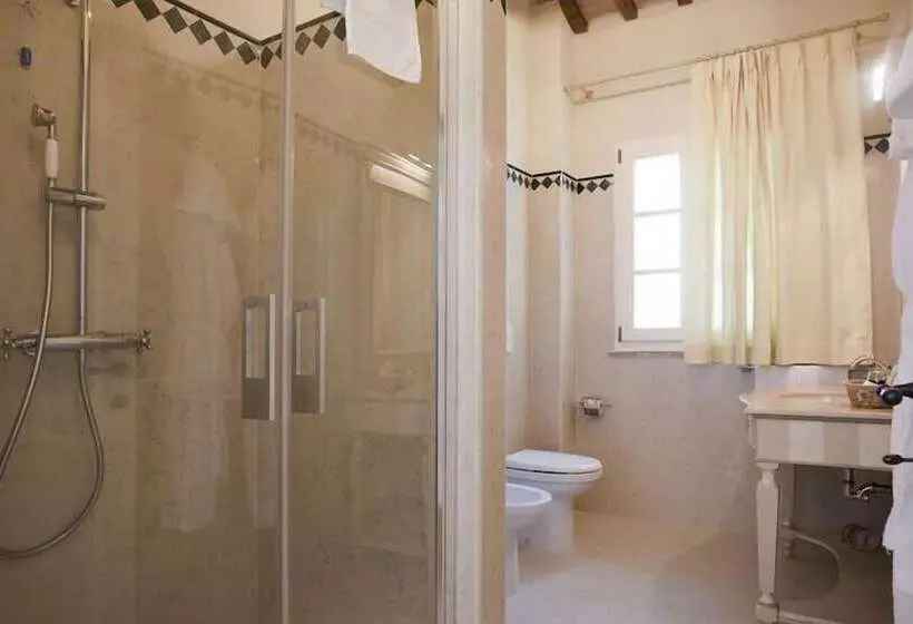 سوییت جونیور با چشم‌انداز استخر, Borgo Conde Wine Resort