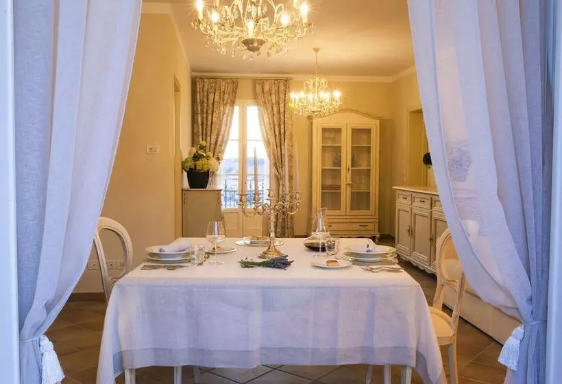 سوییت با چشم‌انداز استخر, Borgo Conde Wine Resort