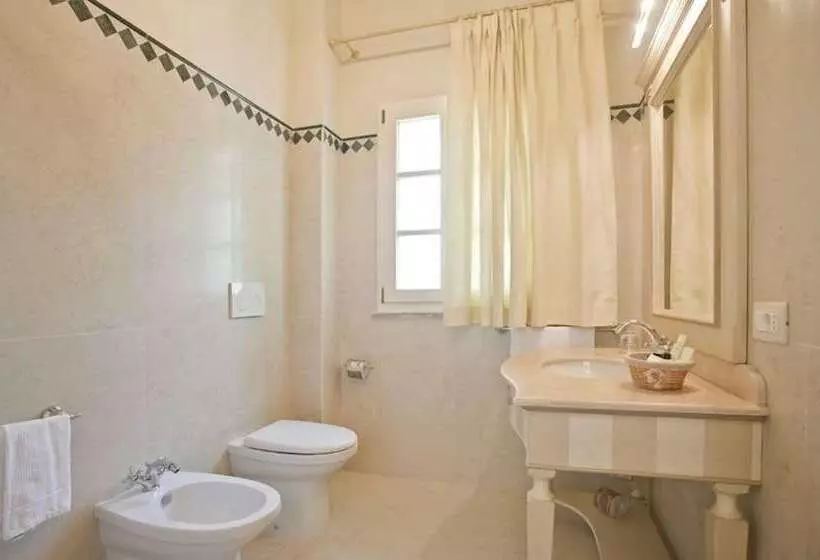 سوییت با چشم‌انداز استخر, Borgo Conde Wine Resort