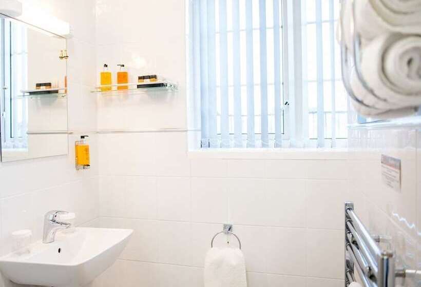 패밀리 룸, Briardene