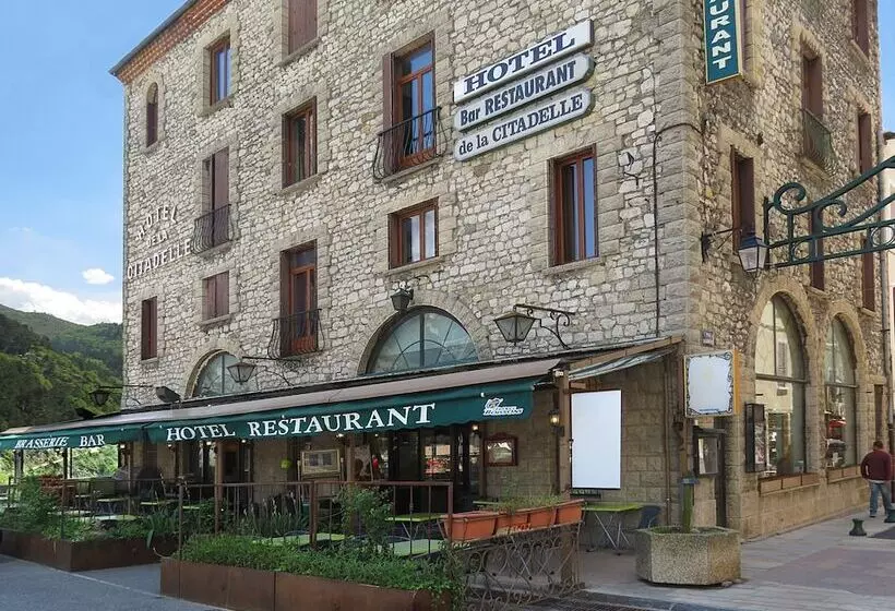 スタンダードスタジオ, Hôtel De La Citadelle