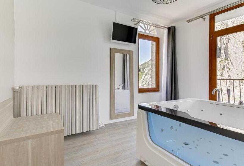 סוויטה דלוקס, Hôtel De La Citadelle