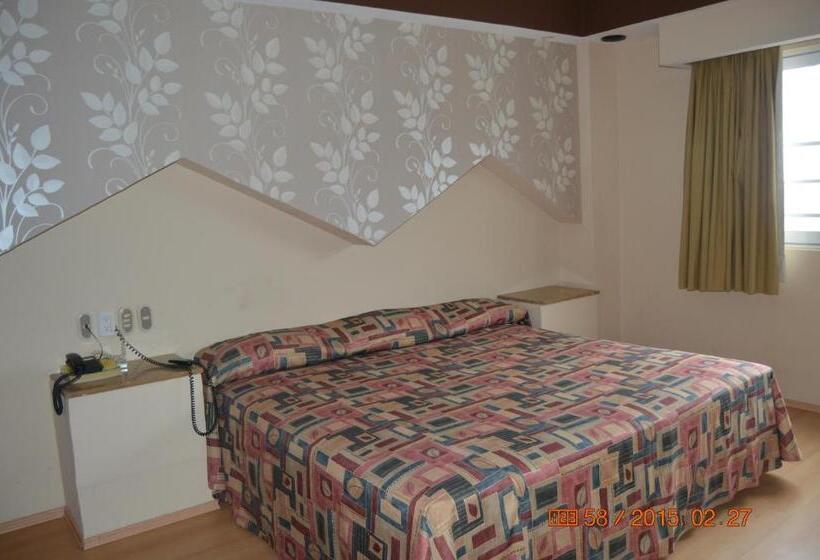 스탠다드 룸 킹사이즈 침대, Impala Atras Del Ado