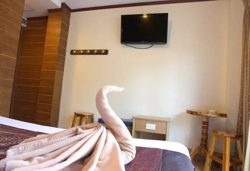 اتاق لوکس با بالکن, Tanee Place