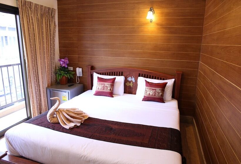 اتاق لوکس با بالکن, Tanee Place