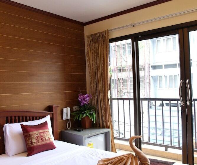 اتاق لوکس با بالکن, Tanee Place