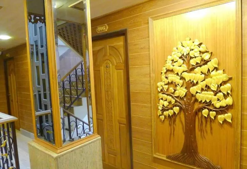 اتاق سوپریور, Tanee Place