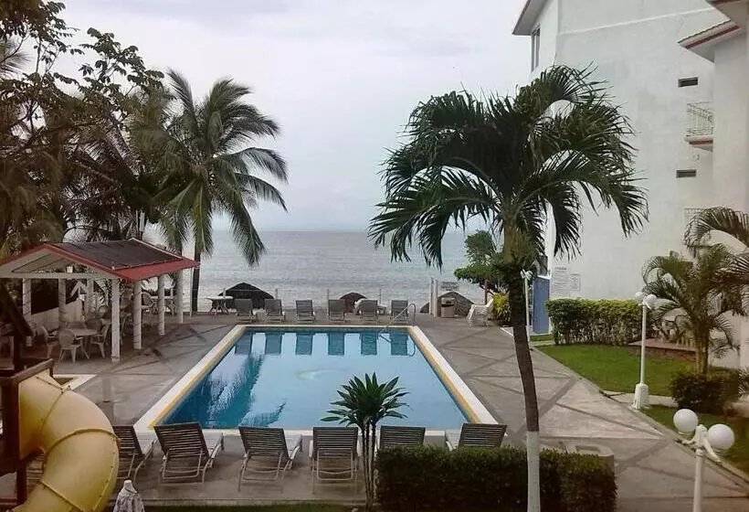 2 Bedrooms Suite Sea View, Y Suites Corita