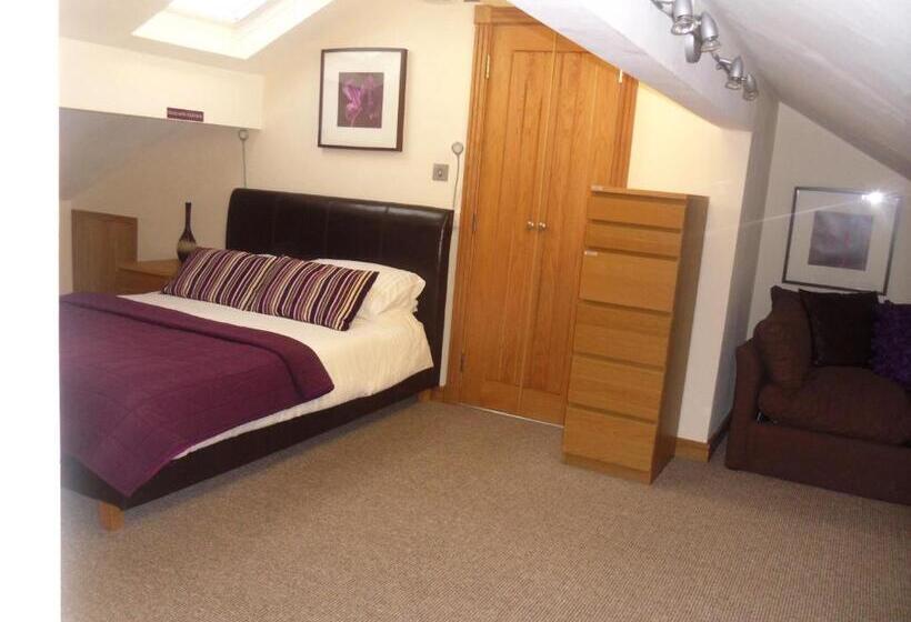 חדר משפחתי, The Arc   Boutique B&b