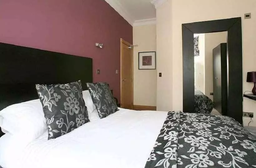 اتاق اجرایی, The Arc   Boutique B&b
