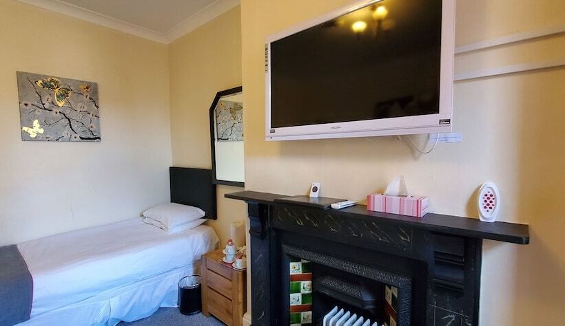 Номер Стандарт Трехместный, Diamonds Guest House