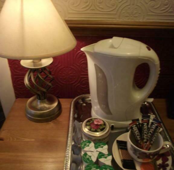 חדר סטנדרט יחיד, The Molly House