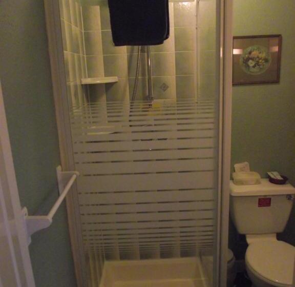 חדר אקונומי, The Molly House