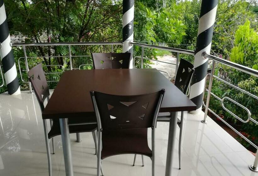 Номер Стандарт 2 Двуспальные Кровати, Rock Villa Relax City Home