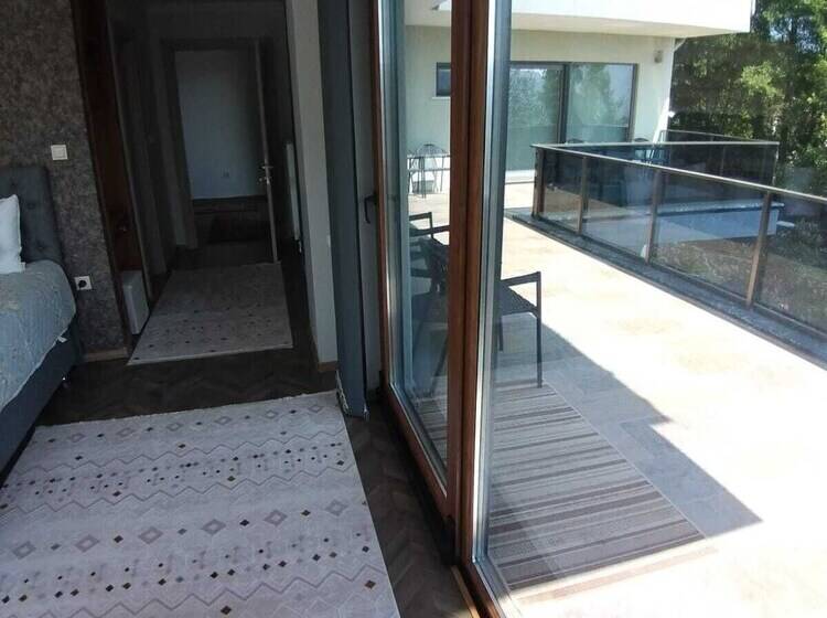 Номер Стандарт Вид на Горы, Turkish Retreat