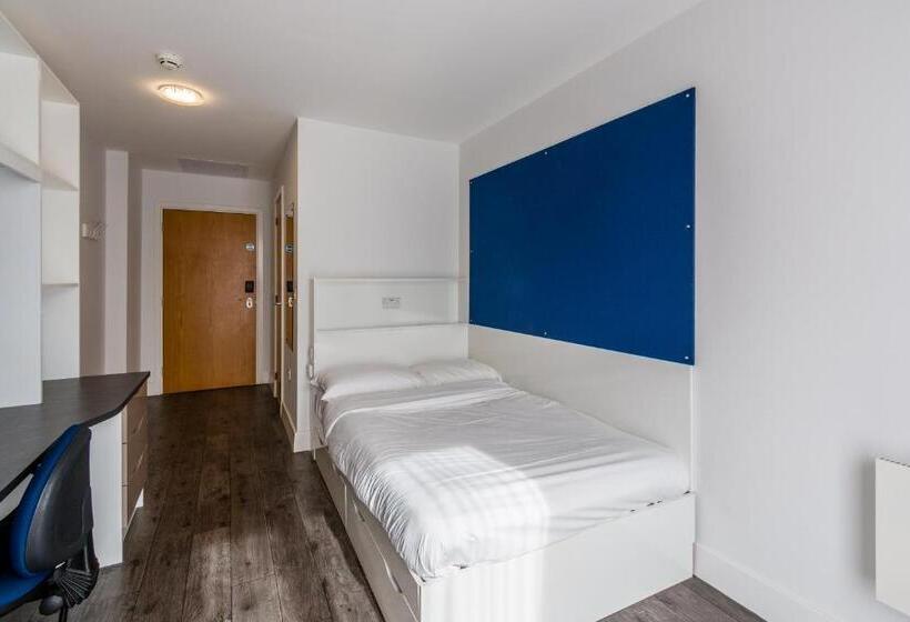 اتاق استاندارد, Destiny Student  Holyrood