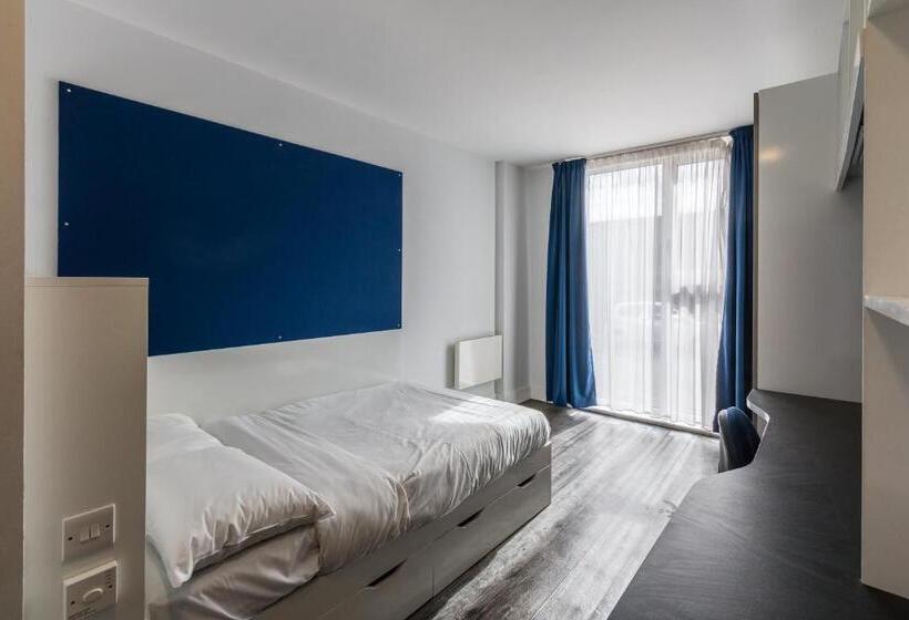 اتاق استاندارد, Destiny Student  Holyrood