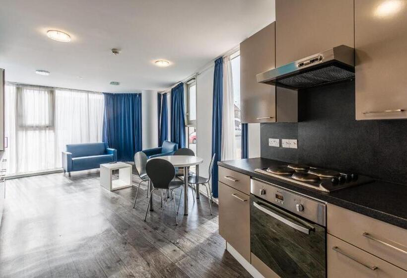 5 Bedroom Apartment, Destiny Student  Holyrood