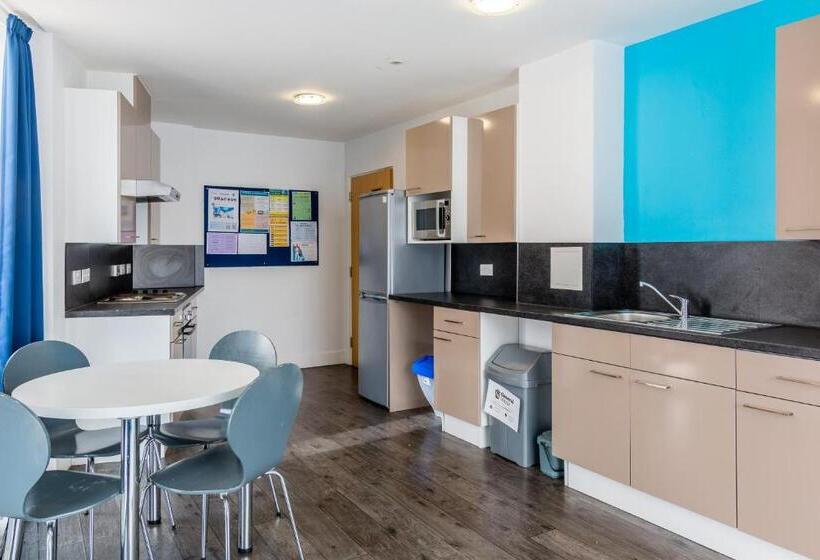 5 Bedroom Apartment, Destiny Student  Holyrood