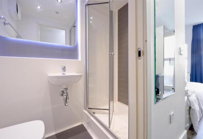 5 Bedroom Apartment, Destiny Student  Holyrood