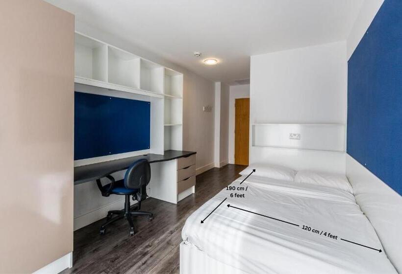 5 Bedroom Apartment, Destiny Student  Holyrood