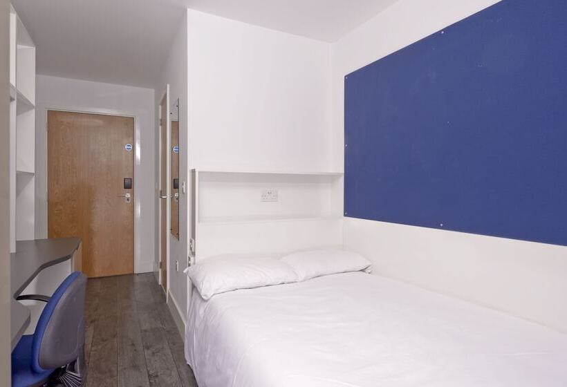 5 Bedroom Apartment, Destiny Student  Holyrood