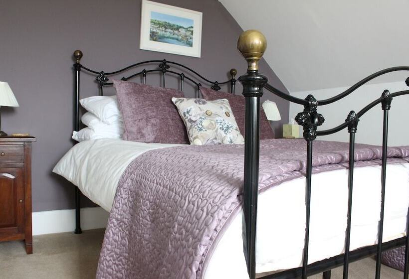 غرفة قياسية, Boscastle House