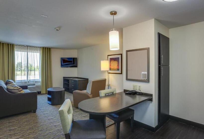 带大床的套房, Candlewood Suites College Station, An Ihg