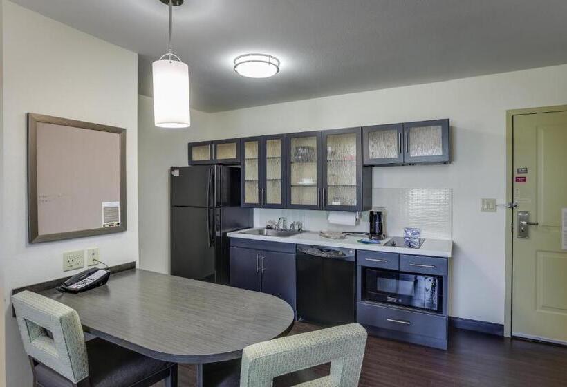 带大床的套房, Candlewood Suites College Station, An Ihg