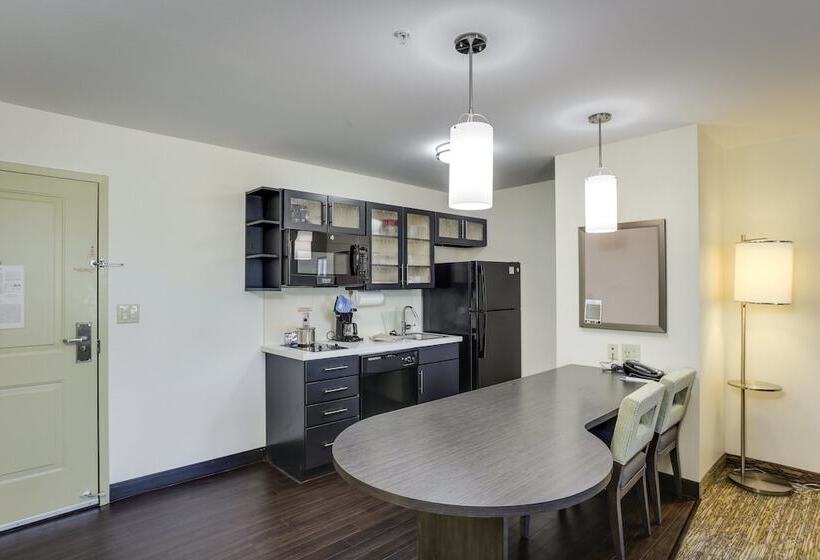 带大床的套房, Candlewood Suites College Station, An Ihg