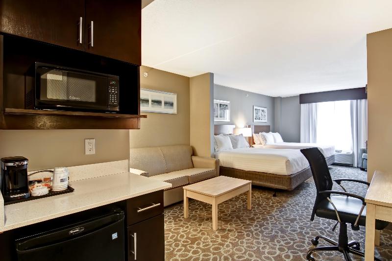 جناح, Holiday Inn Express & Suites Oshawa Downtown   Toronto Area, An Ihg