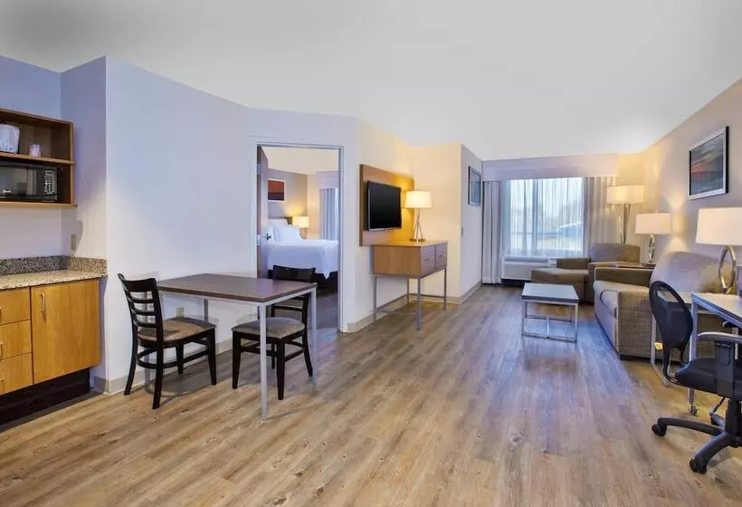 身障者適用スイートルーム, Holiday Inn Morgantown University Area, An Ihg