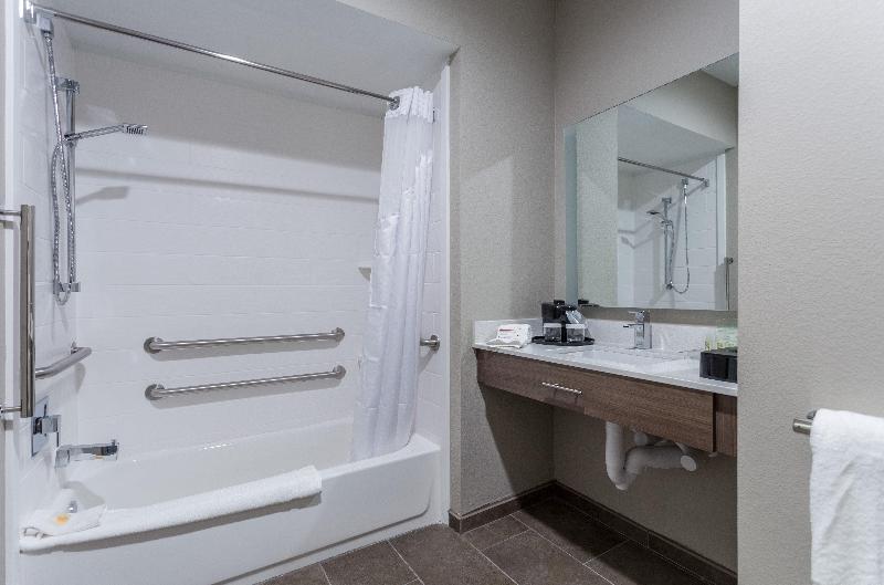 Номер Deluxe Кровать Кинг, Holiday Inn San Marcos Convention Center, An Ihg