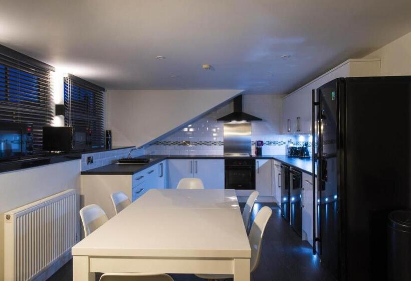 Апартаменты 1 Спальня, The Mayfield Seamer