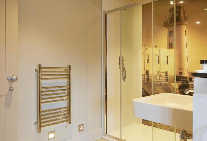 Номер Superior, The Mayfield Seamer