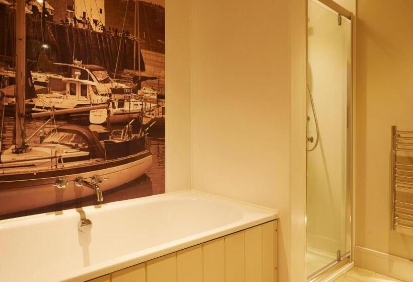 Номер Superior, The Mayfield Seamer